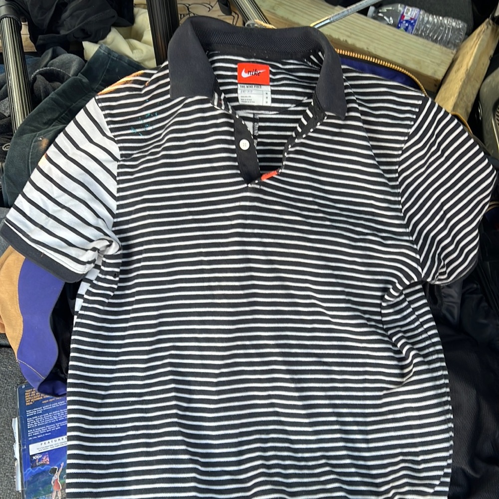 Nike golf shirt good fit short sleeves
